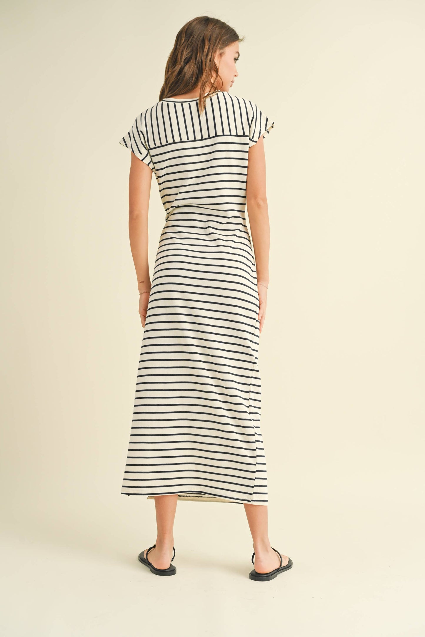 Stripe Pattern Detail Knit Dress: (White & Navy)