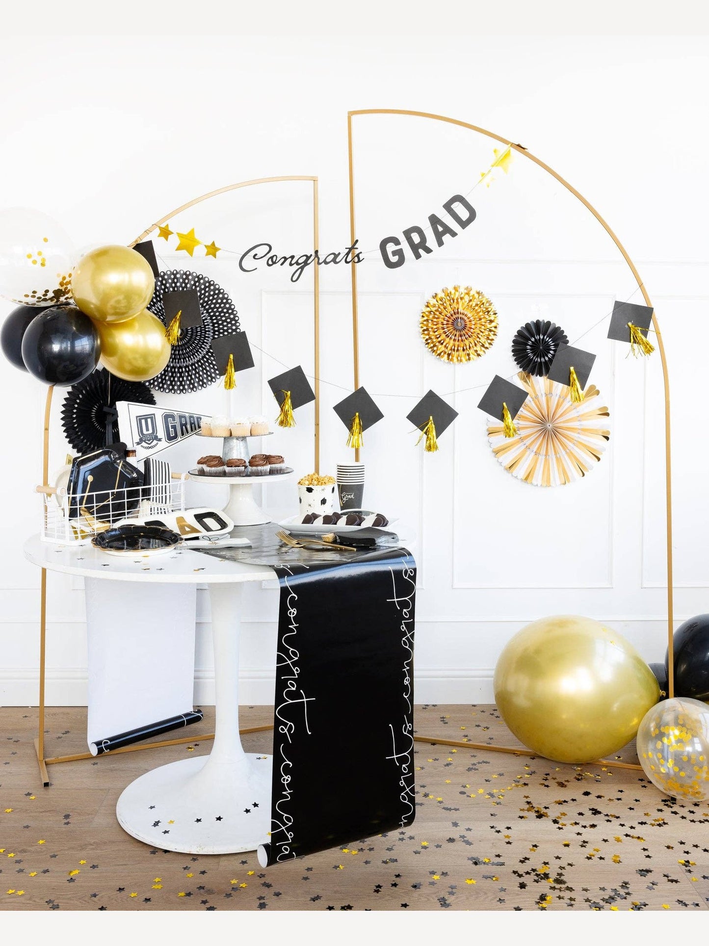 GRD1002 - Congrats Grad Cap Banner Set