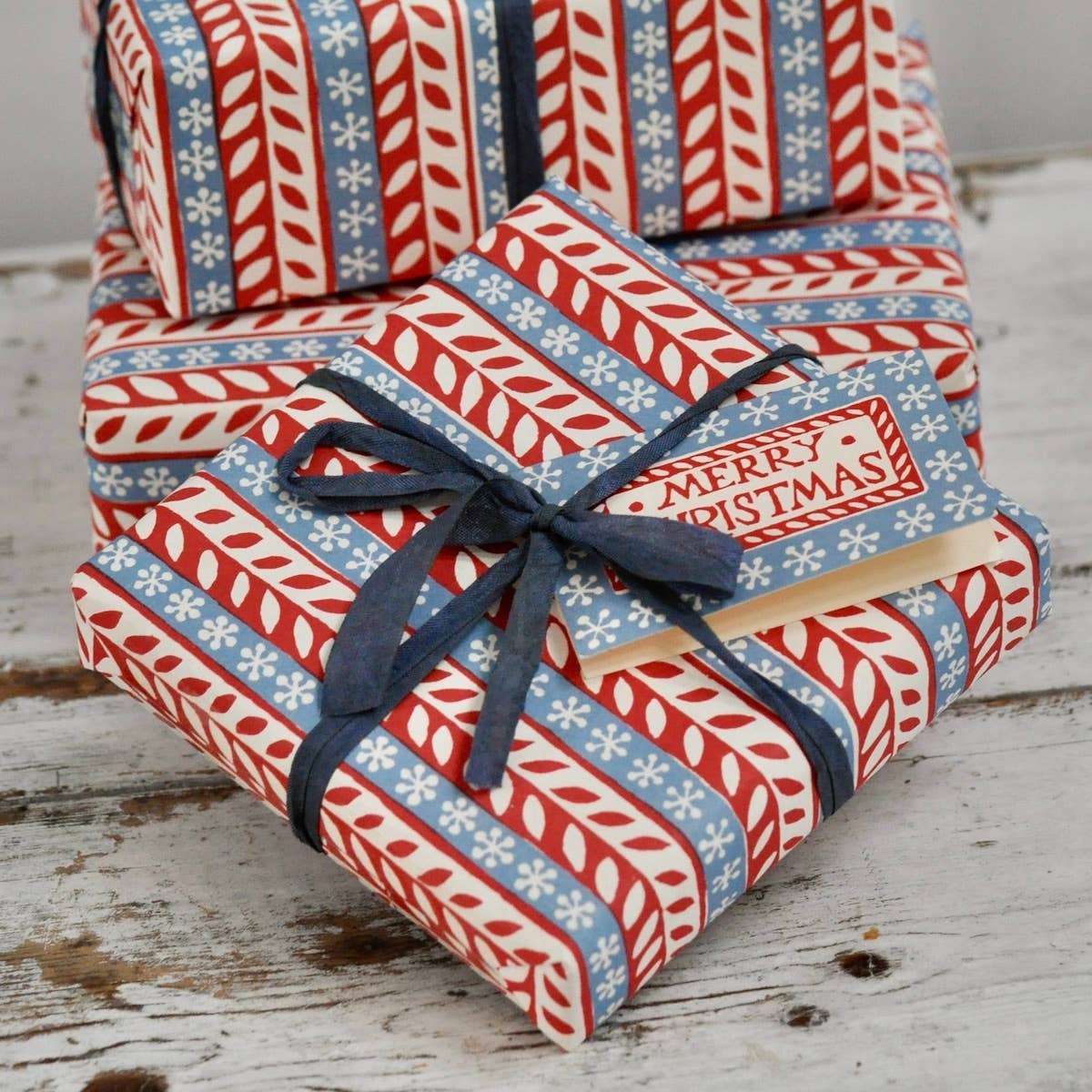 Pack of Merry Christmas Gift Cards Red and Blue