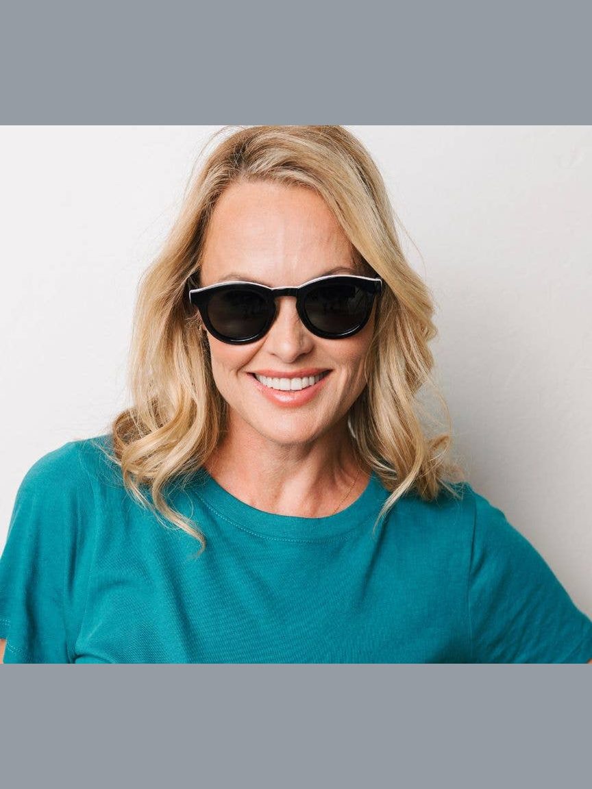 Beverly Shores (Sunglasses): Black / Bifocal / 2.00