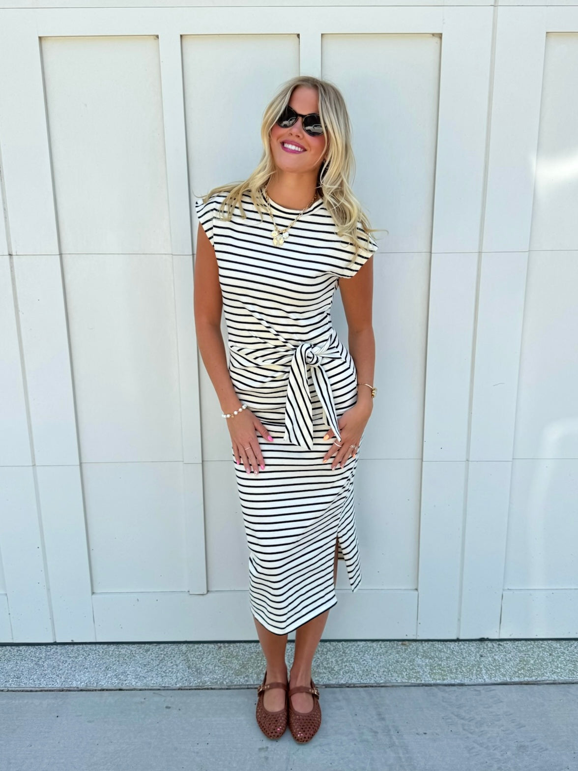 Stripe Pattern Detail Knit Dress: (White & Navy)