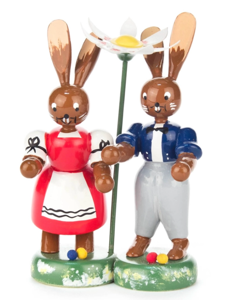 Dregeno German Rabbit Couple w/ Flower