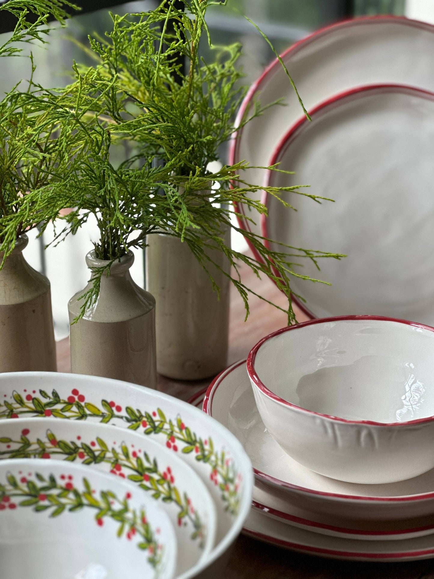 Simple Round Melamine Dinner Plate with Red Edge