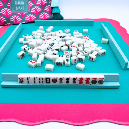 MINI MAHJONG MAT  |  Color Wave  |  21" x 21": Blue Center- Green Scallop