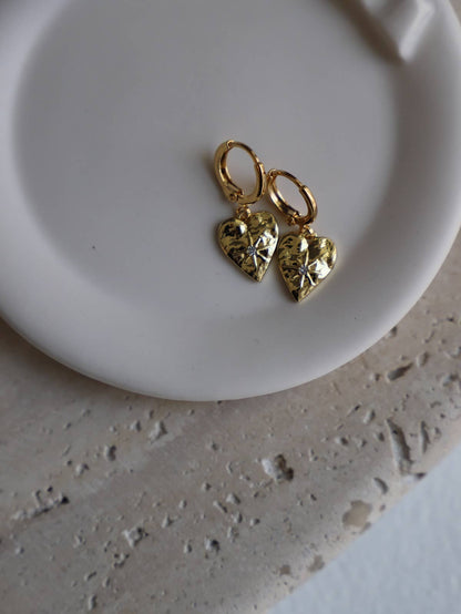 STARBURST HEART HUGGIES: Gold