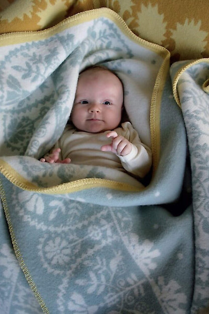 Oleana Lap/Baby Blanket, 208-F White