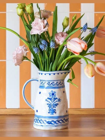 Majolica jug 21 cm