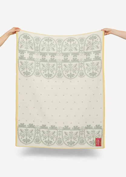 Oleana Lap/Baby Blanket, 208-F White