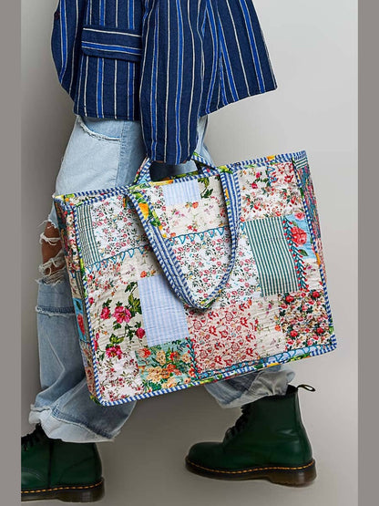 Blue-Bound Artisanal Illusion Patchwork Shopper Bag: IVORY/BLUE / Os