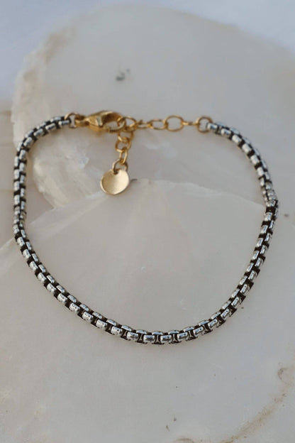 HOLLAND TWO TONE ROUND BOX CHAIN BRACELET: ANTIQUE SILVER