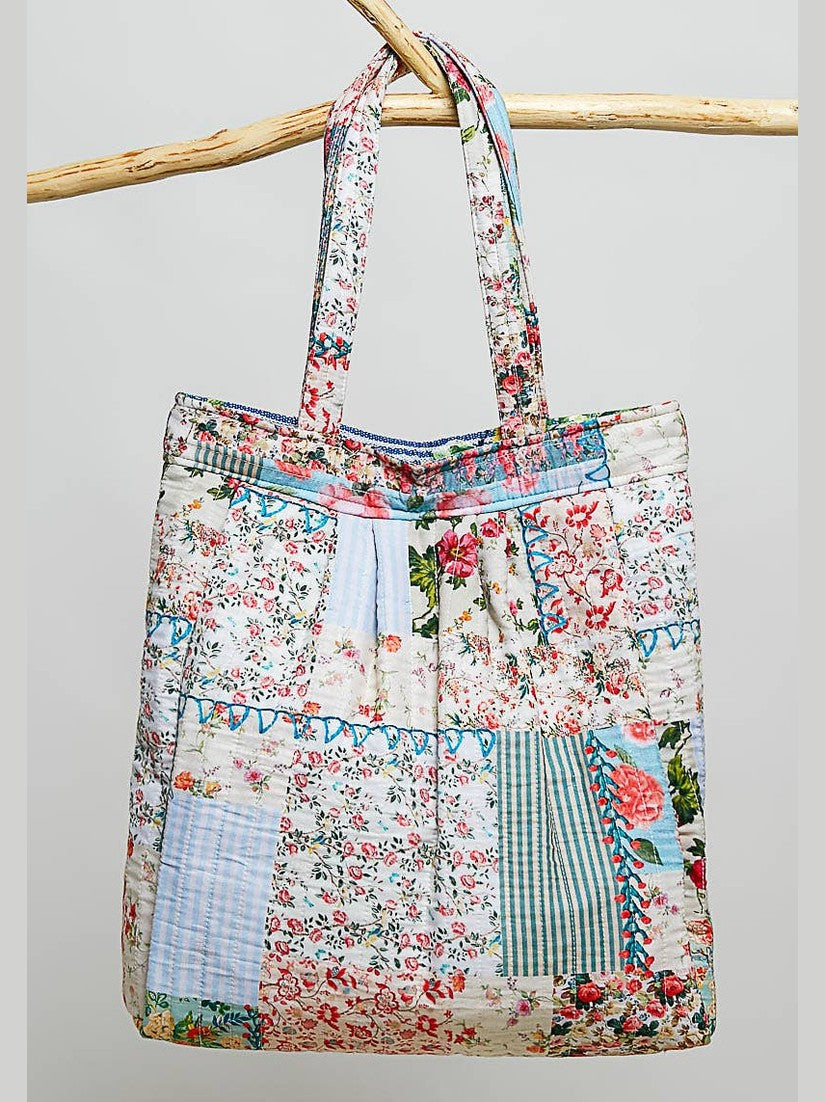 Quilted Patchwork Print Shoulder Tote Bag: IVORY/BLUE / Os