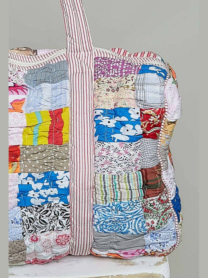 Quilted Multi-Print Mixed Floral Patchwork Duffle Bag: CREAM MULTI / OS