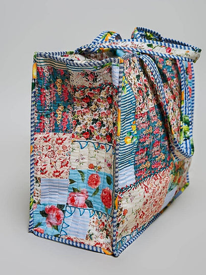 Blue-Bound Artisanal Illusion Patchwork Shopper Bag: IVORY/BLUE / Os