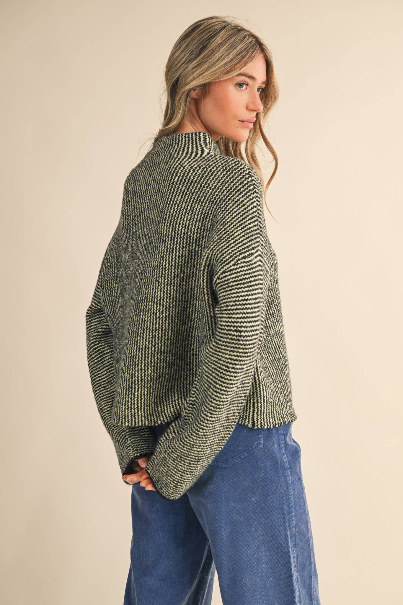 STRIPED SWEATER CARDIGAN WITH COLORFUL BUTTONS MSW11250: BLACK BLUE / L