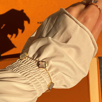 Clover Mother of Pearl Bracelet | 18K Gold Plated: Gold
