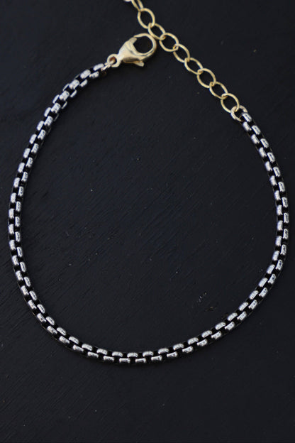 HOLLAND TWO TONE ROUND BOX CHAIN BRACELET: ANTIQUE SILVER