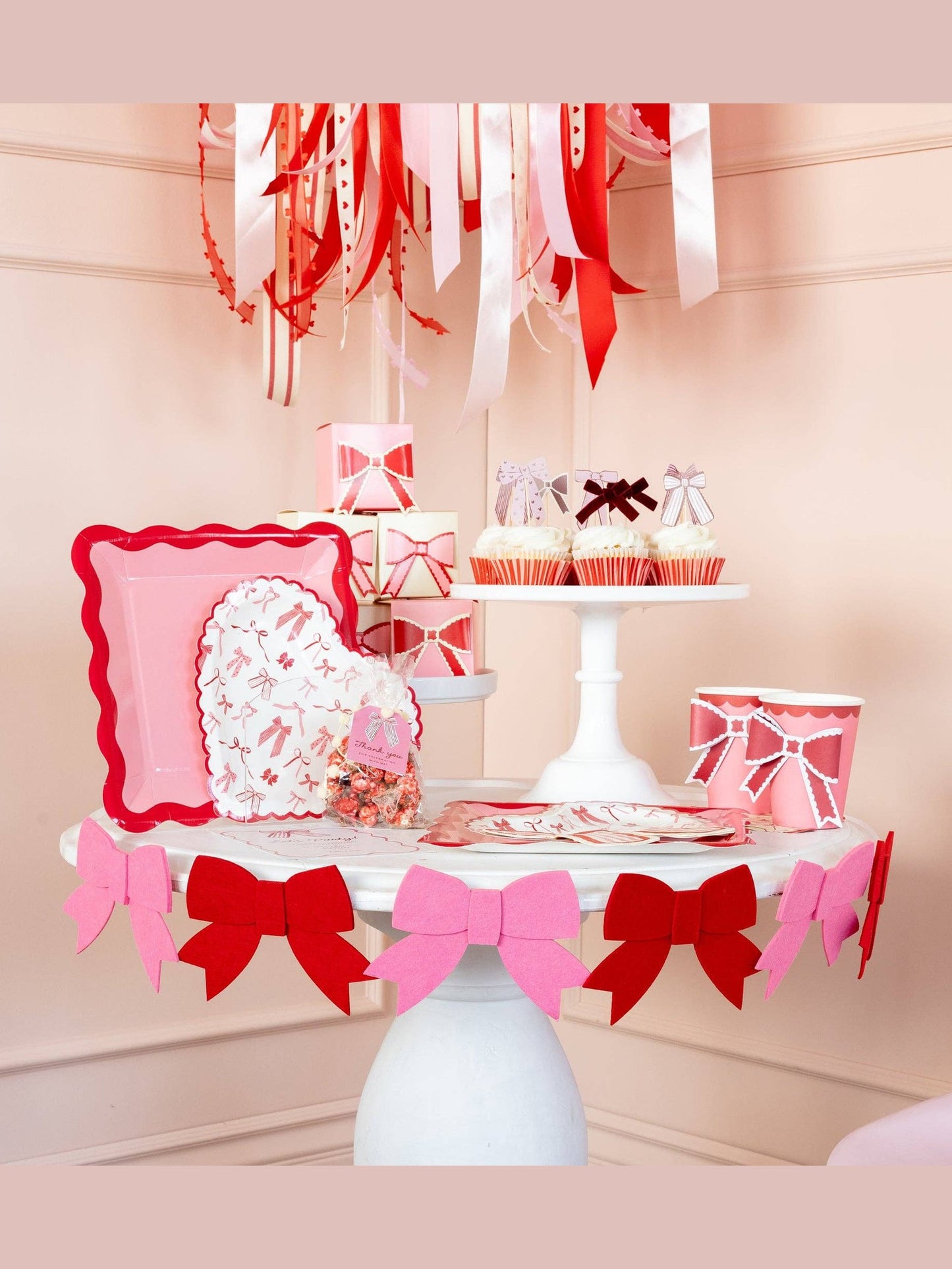 VBW1241 - Pink and Red Ric Rac Plate