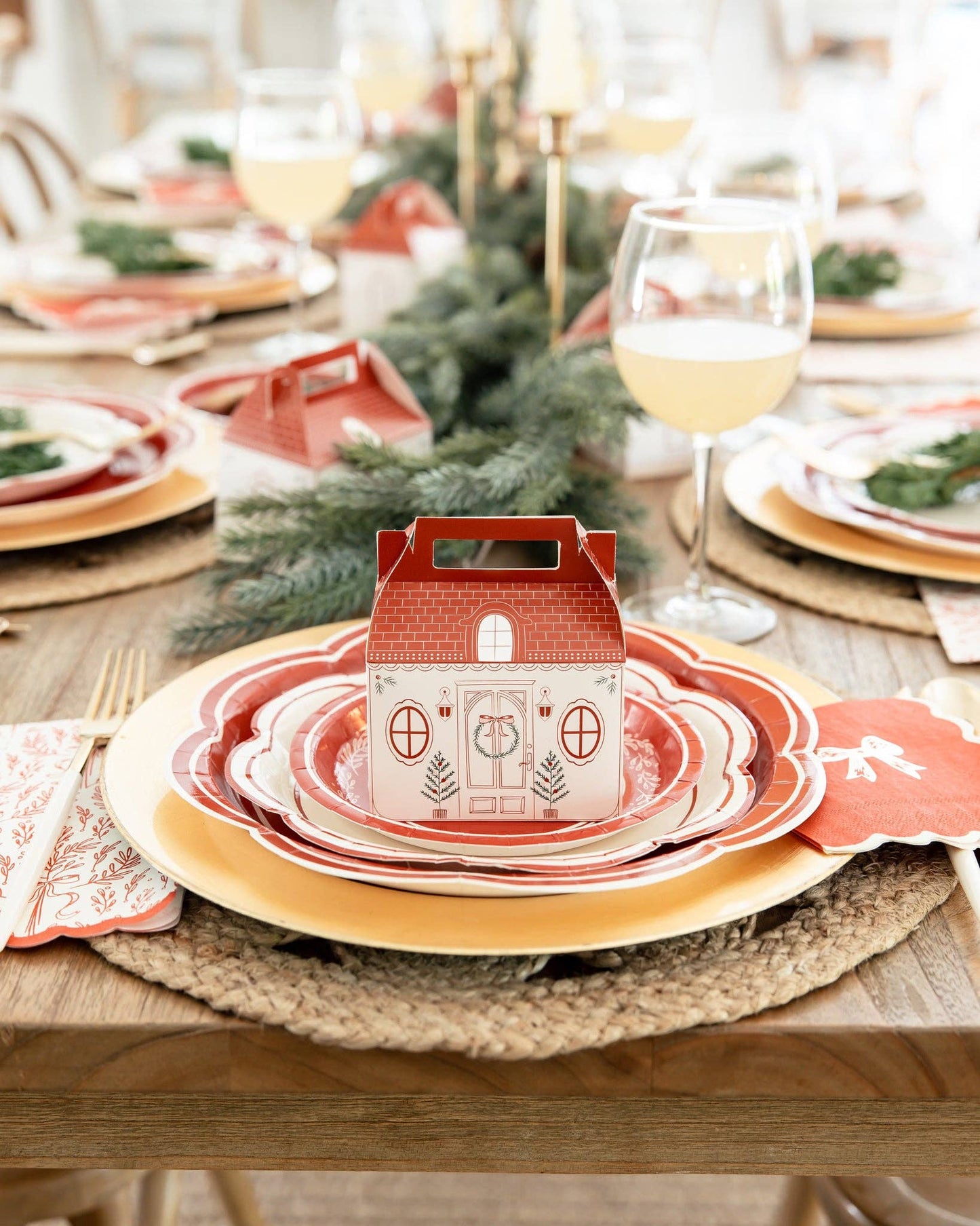 PEM1242 - Red Scalloped Cream Lines Plate