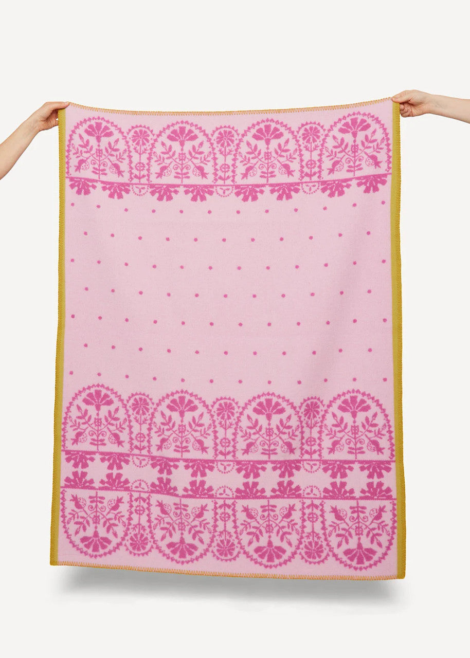 Oleana Lap/Baby Blanket, 208-V Light Pink