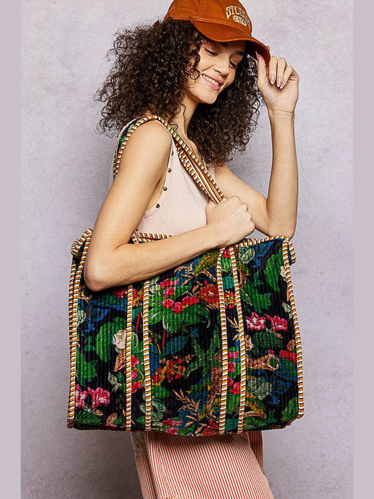 Quilted Large Everyday Tote Bag: Black / OS