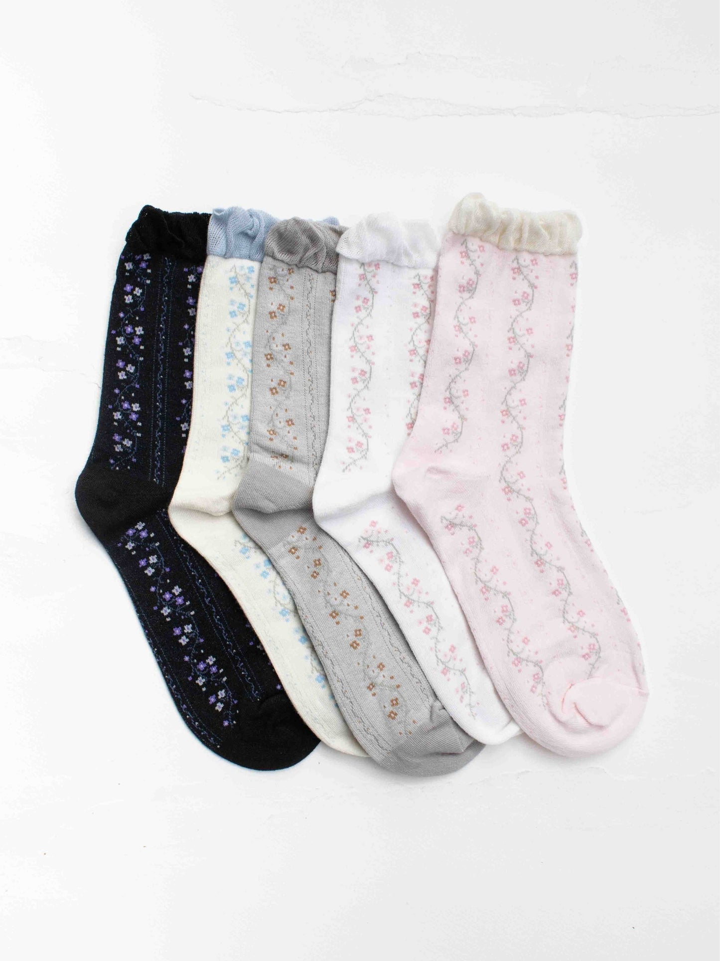 Vintage Floral Vine Crew Socks: Pink