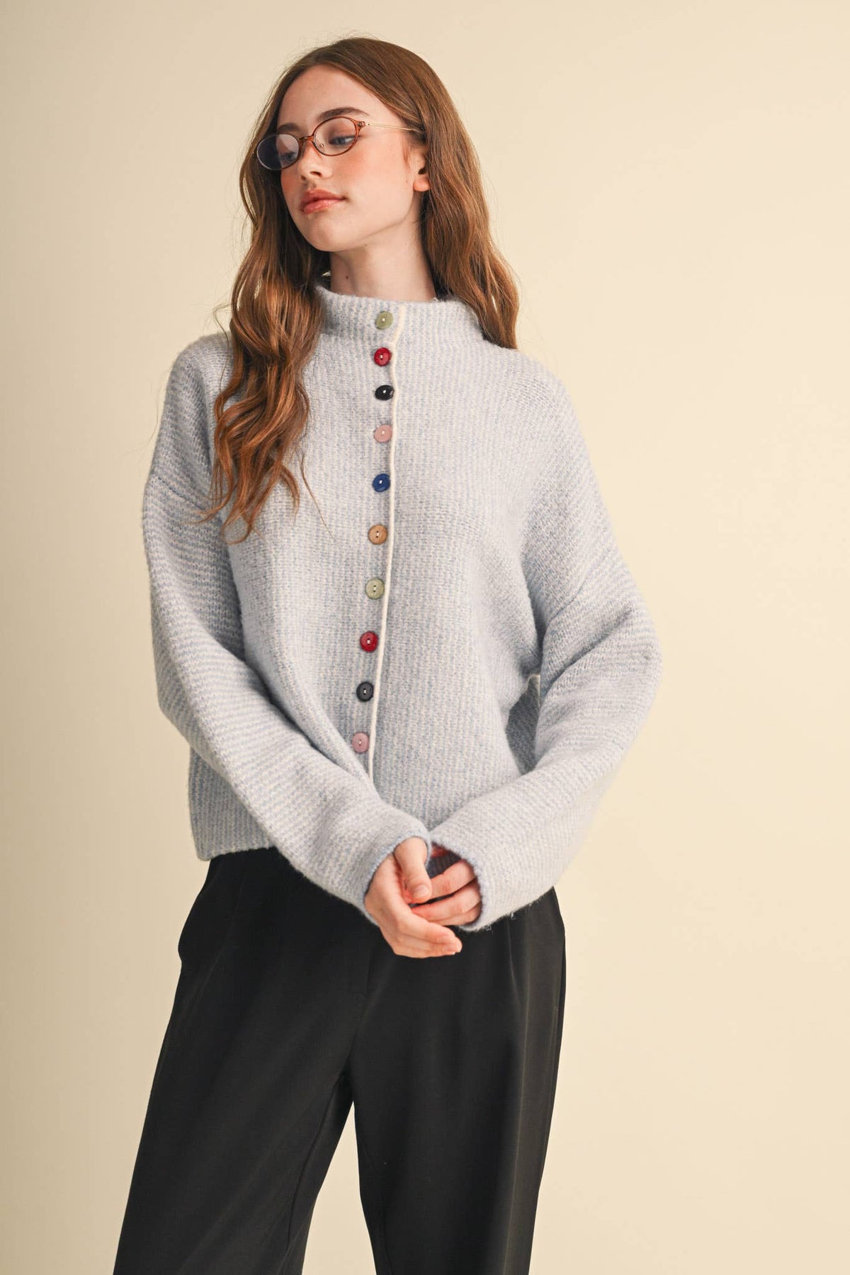 STRIPED SWEATER CARDIGAN WITH COLORFUL BUTTONS: POWDER BLUE