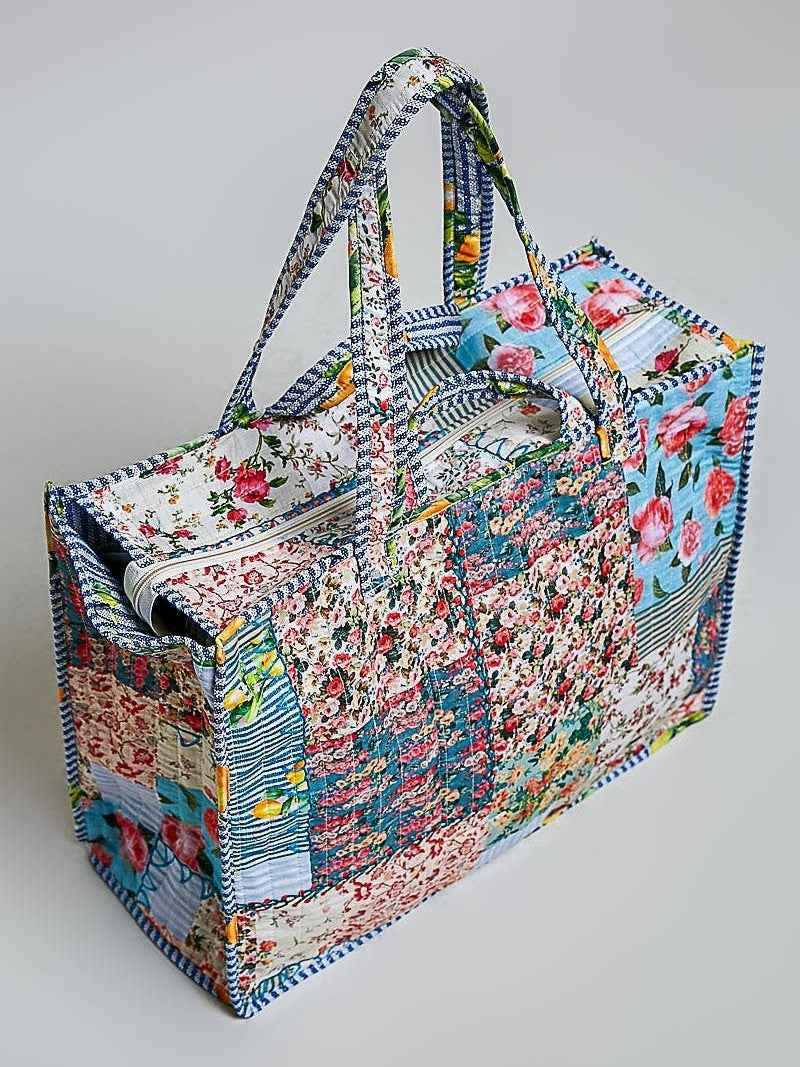 Blue-Bound Artisanal Illusion Patchwork Shopper Bag: IVORY/BLUE / Os