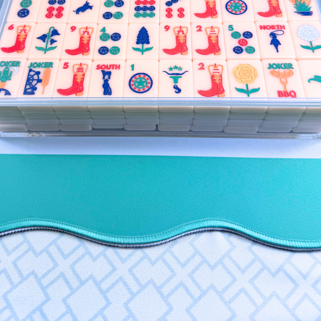 MAHJONG MAT  |  Color Wave  |  31" x 31": Blue Center- Green Scallop