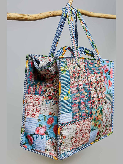Blue-Bound Artisanal Illusion Patchwork Shopper Bag: IVORY/BLUE / Os