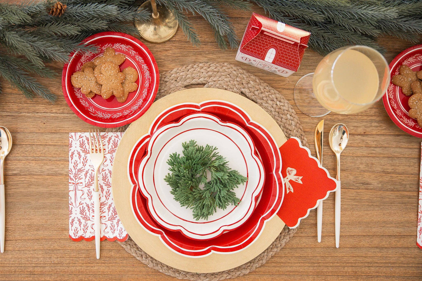 PEM1242 - Red Scalloped Cream Lines Plate