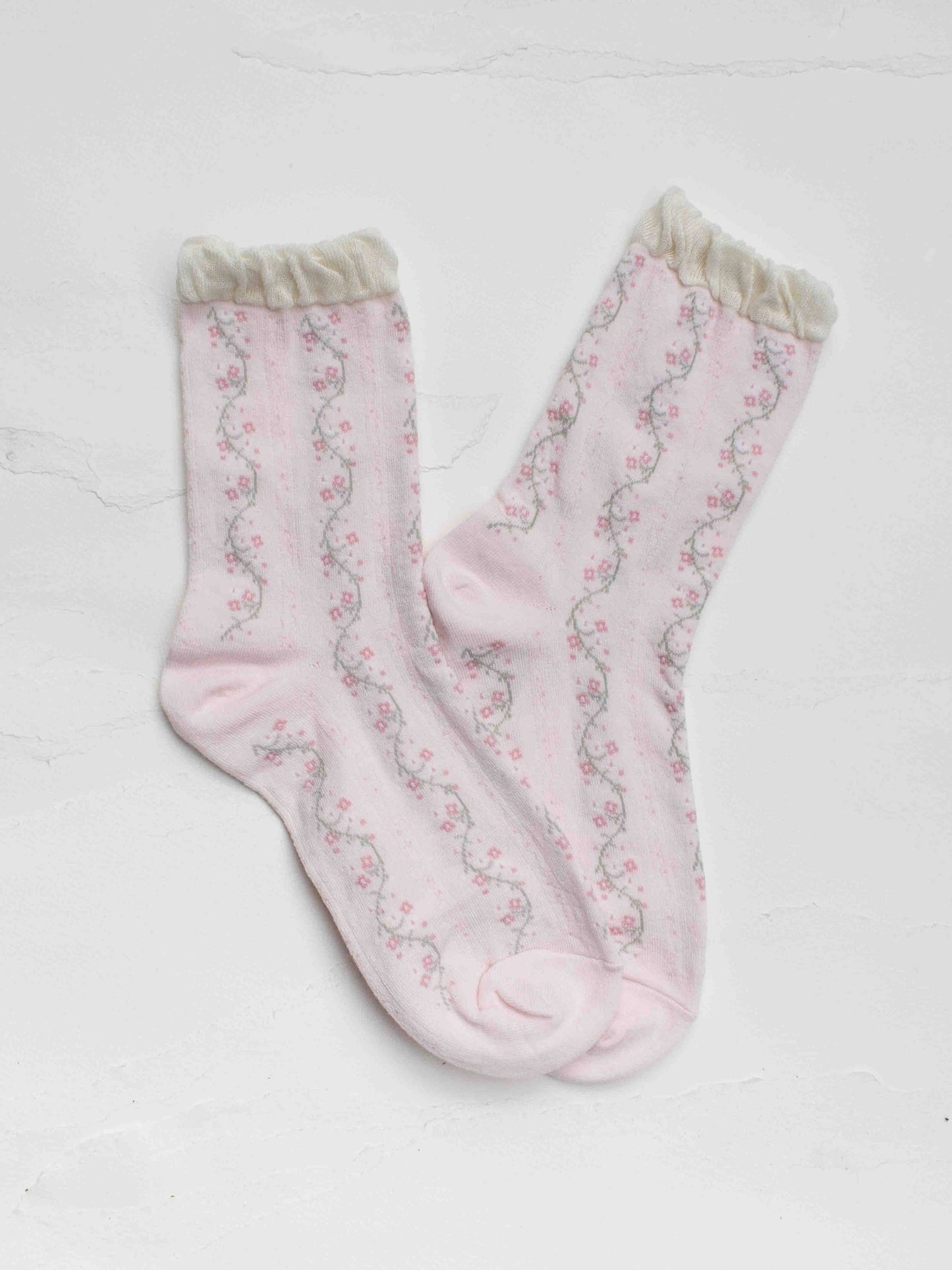 Vintage Floral Vine Crew Socks: Pink