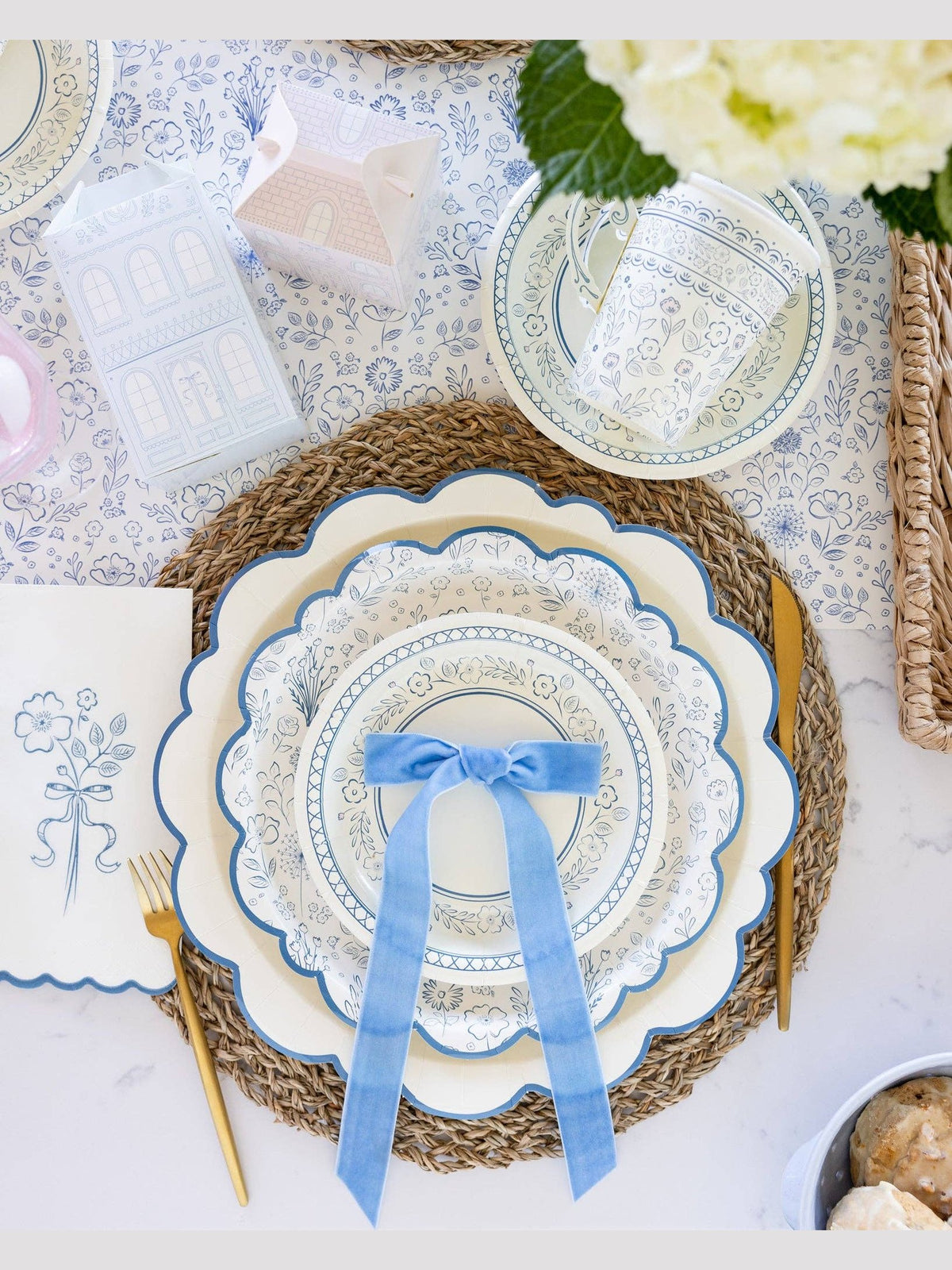 PEM1040 - Pembroke Floral 7" Paper Dessert Plate
