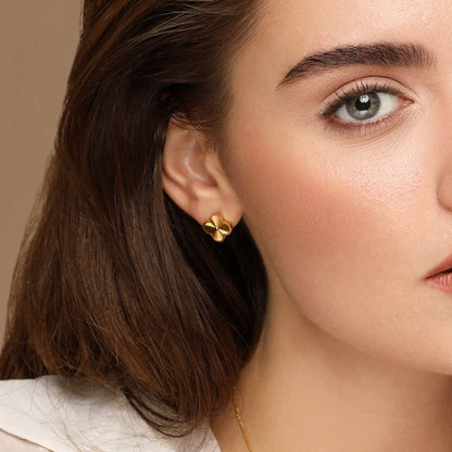 Shine Clover ear studs | 18K gold plated: Gold