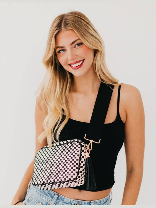 Woven Willow Camera Crossbody Bag: Checkered Black