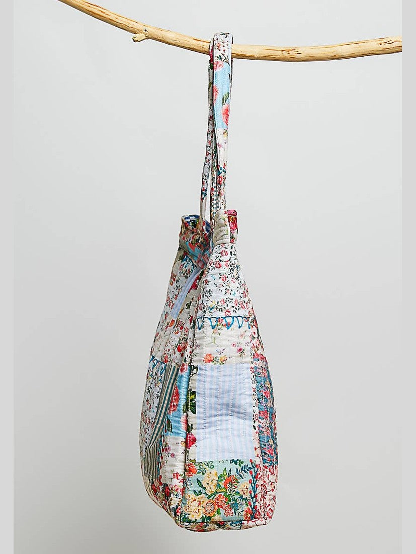 Quilted Patchwork Print Shoulder Tote Bag: IVORY/BLUE / Os