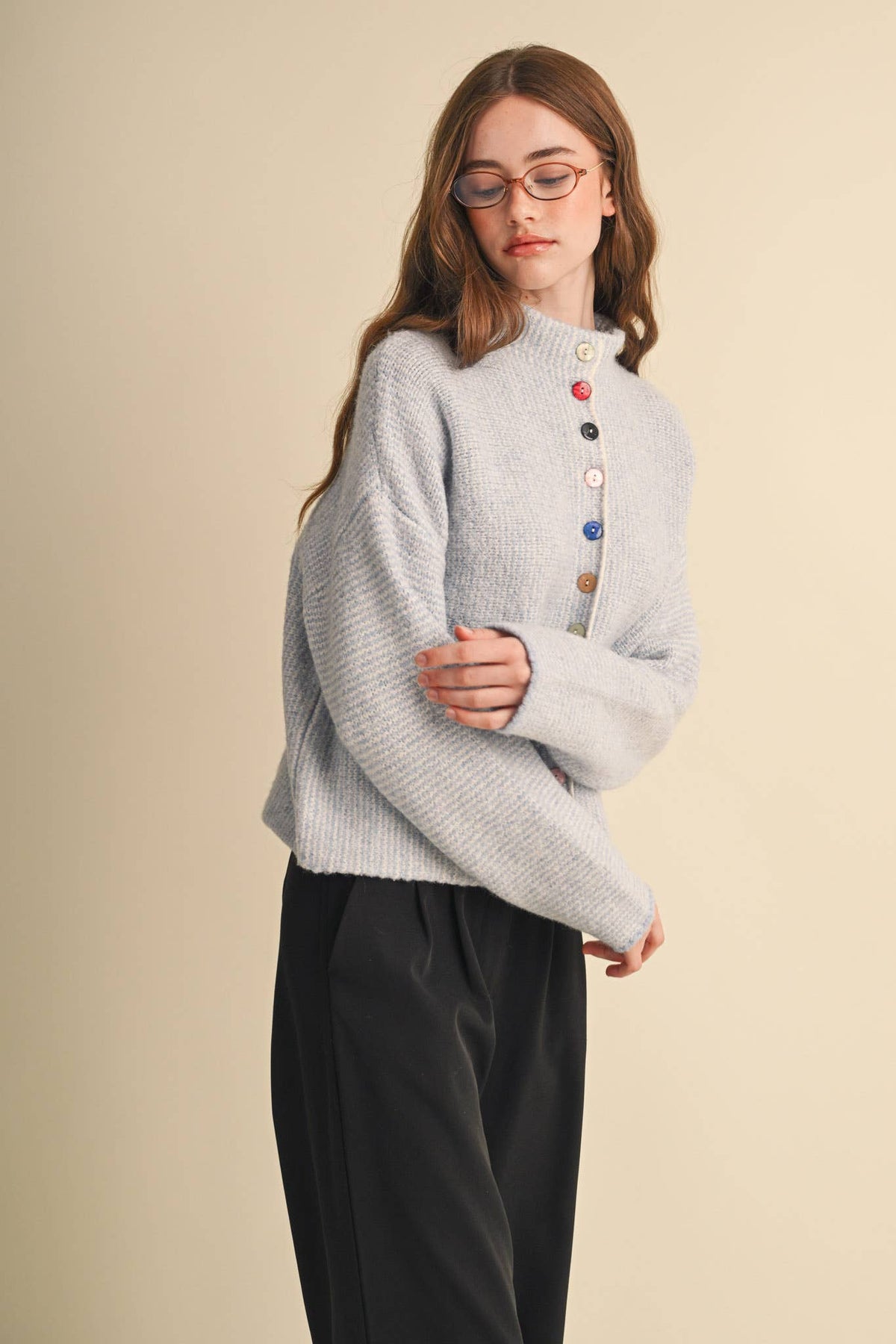 STRIPED SWEATER CARDIGAN WITH COLORFUL BUTTONS: POWDER BLUE