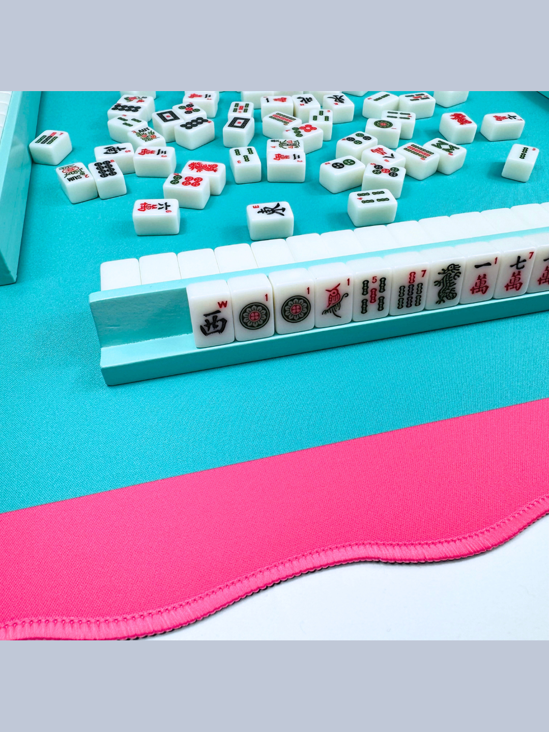 MINI MAHJONG MAT  |  Color Wave  |  21" x 21": Cobalt Center-Blue Scallop
